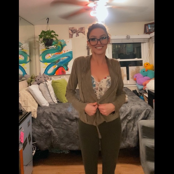 Women's Jacket - Picture 15 of 17